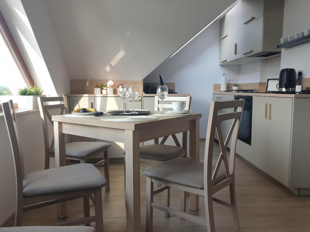 Near The Airport- Apartments Krakow Bagian luar foto