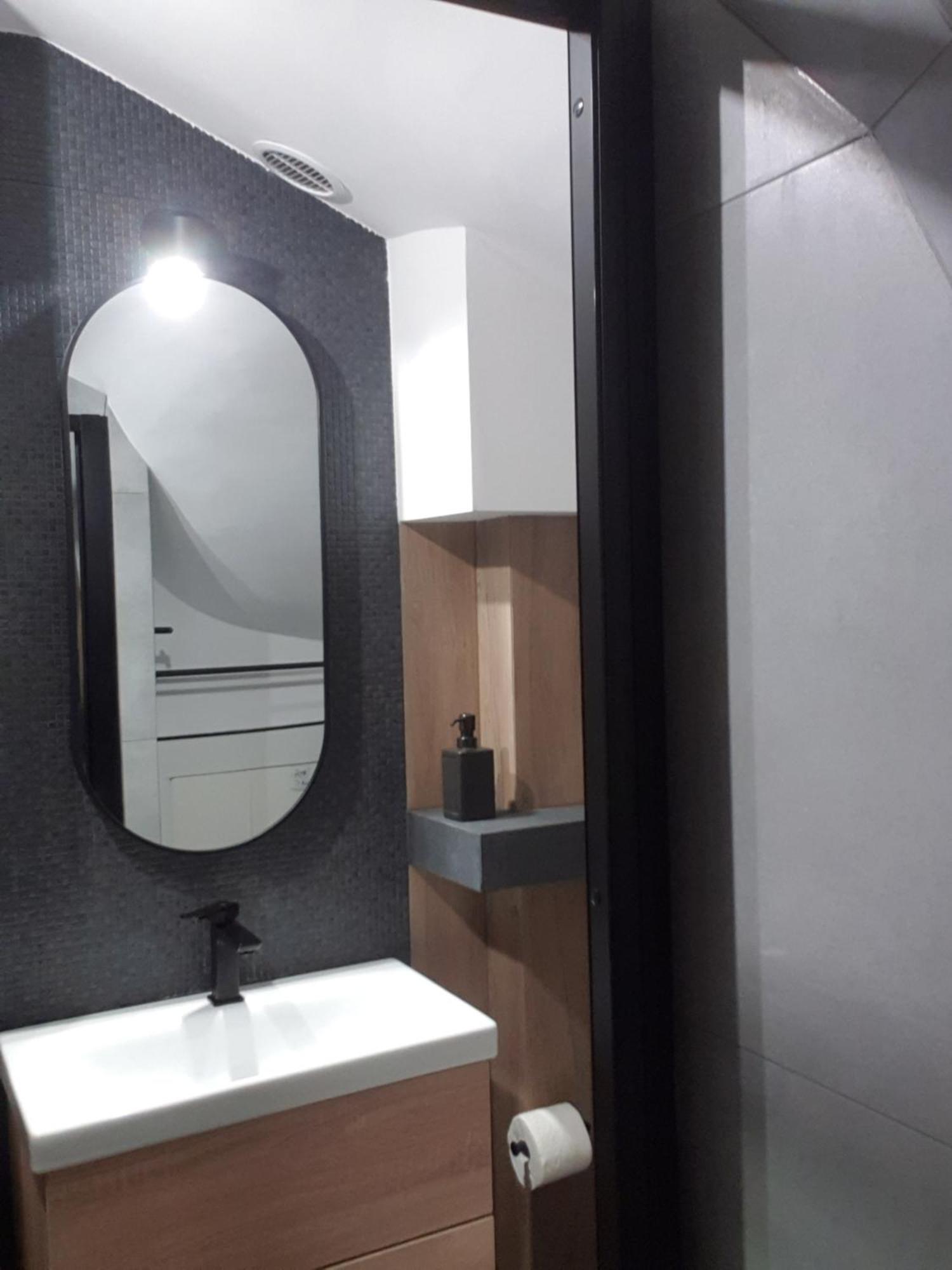 Near The Airport- Apartments Krakow Bagian luar foto