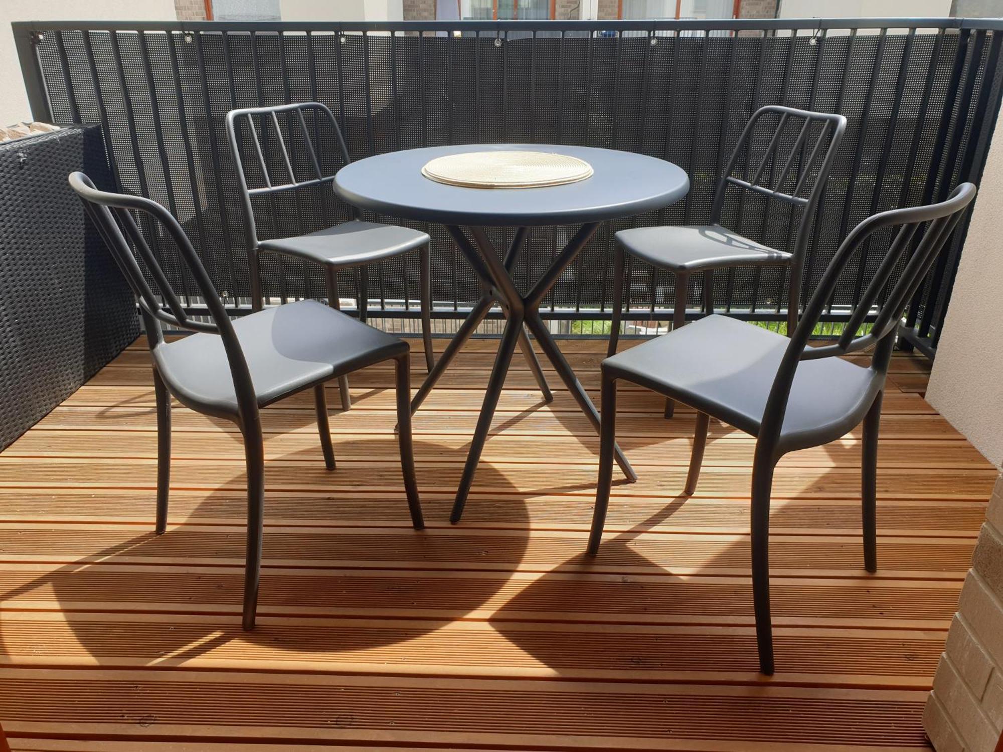 Near The Airport- Apartments Krakow Bagian luar foto